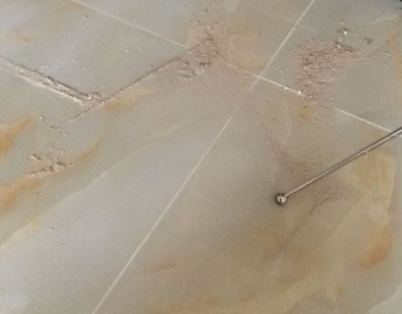 芒康瓷砖空鼓维修公司分享粘合剂选择不当在瓷砖铺贴过程中可能导致以下问题